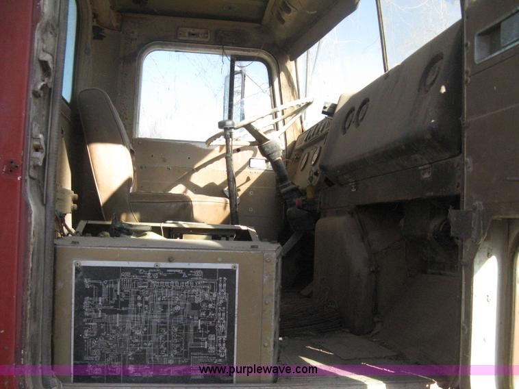 image for item B8480 1978 International F5070 mixer truck