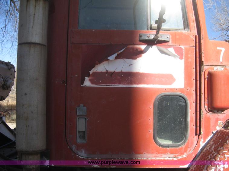 image for item B8480 1978 International F5070 mixer truck