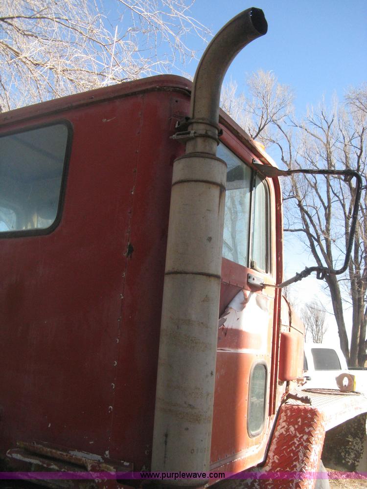 image for item B8480 1978 International F5070 mixer truck