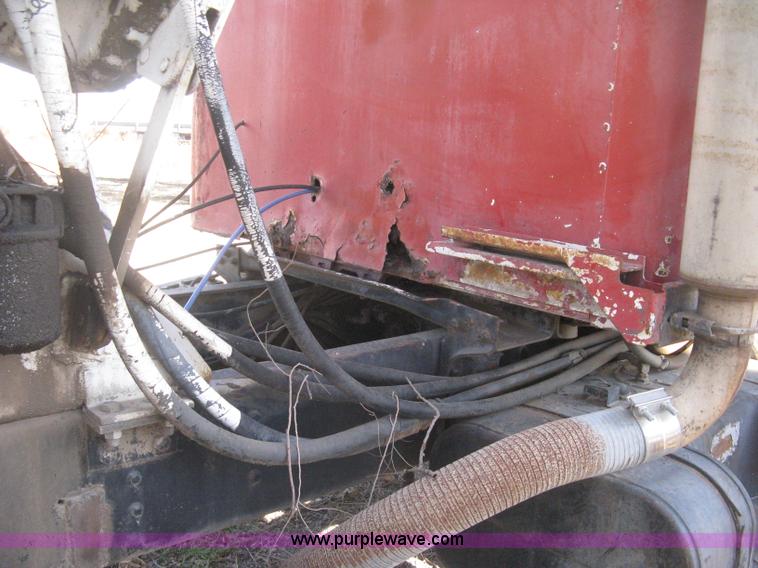 image for item B8480 1978 International F5070 mixer truck