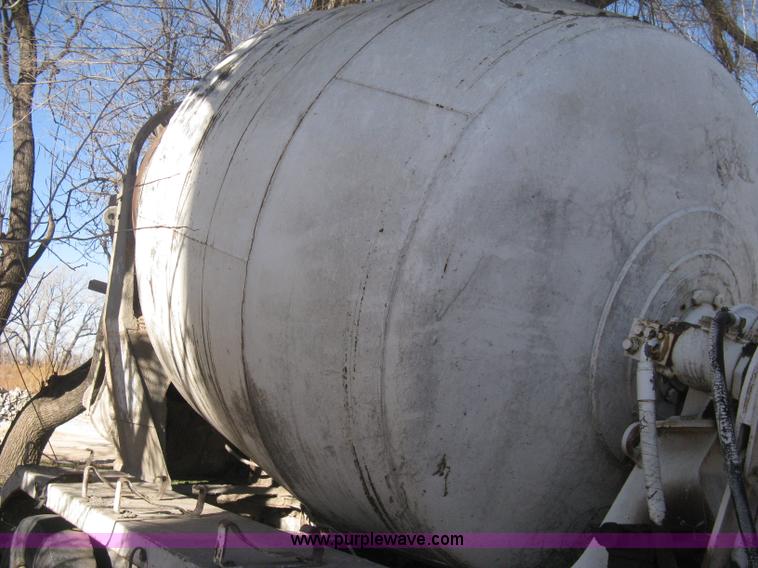 image for item B8480 1978 International F5070 mixer truck