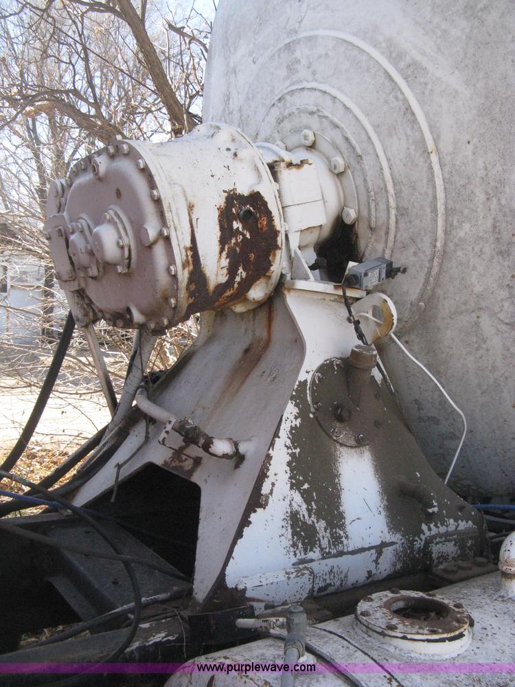 image for item B8480 1978 International F5070 mixer truck