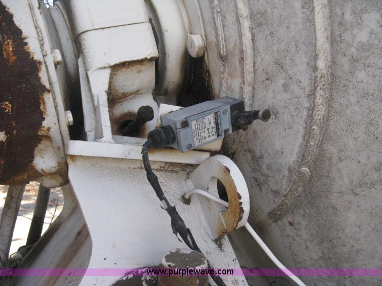 image for item B8480 1978 International F5070 mixer truck