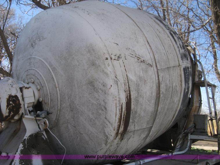 image for item B8480 1978 International F5070 mixer truck