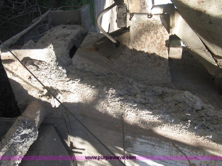 image for item B8480 1978 International F5070 mixer truck