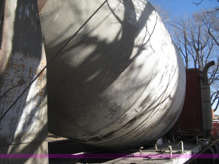 image for item B8480 1978 International F5070 mixer truck