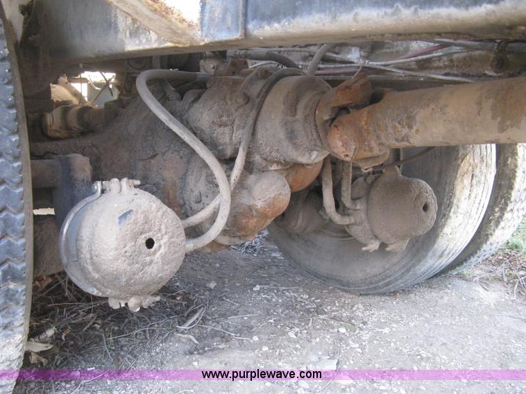 image for item B8480 1978 International F5070 mixer truck