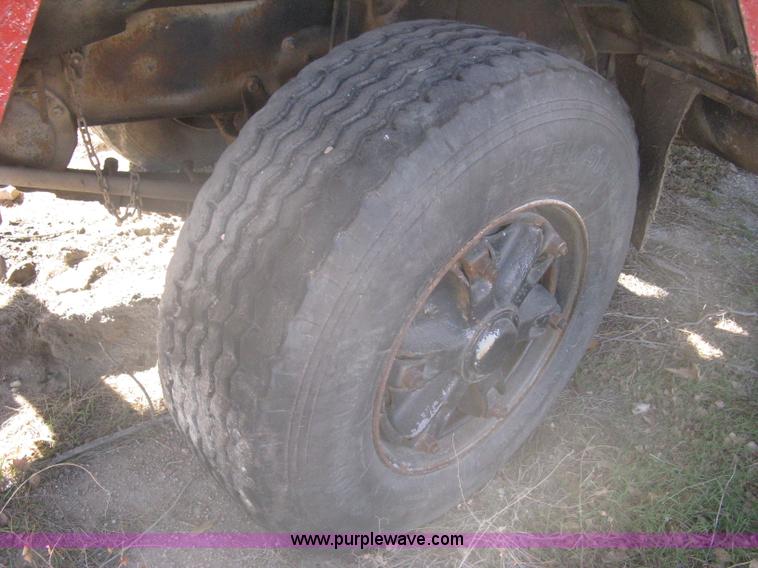 image for item B8480 1978 International F5070 mixer truck