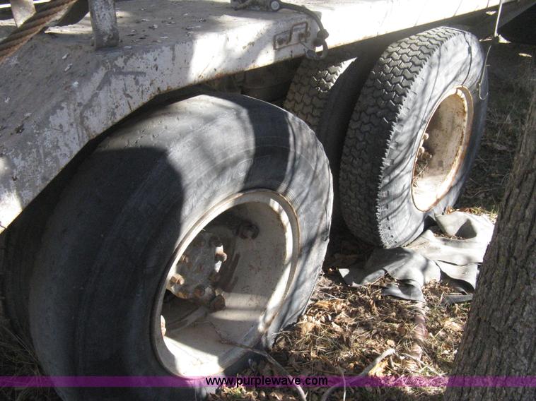 image for item B8480 1978 International F5070 mixer truck