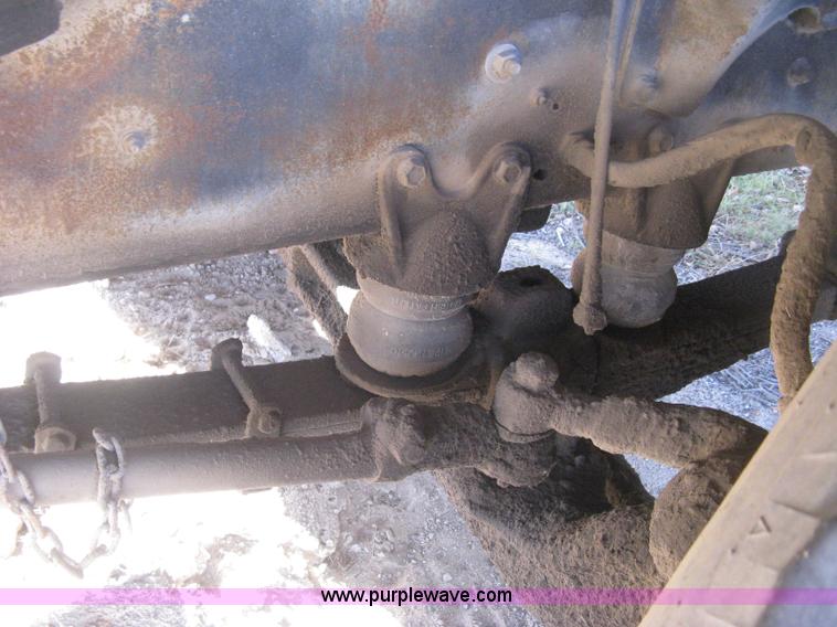 image for item B8480 1978 International F5070 mixer truck