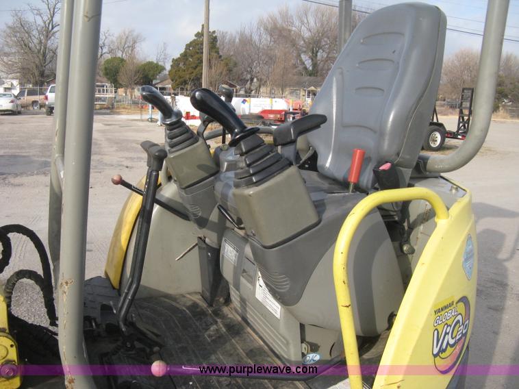 image for item B8498 2007 Yanmar VIO20 mini excavator