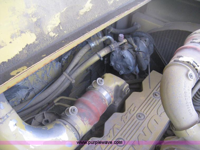 image for item B8499 Gradall G3WD rubber tire hydraulic excavator