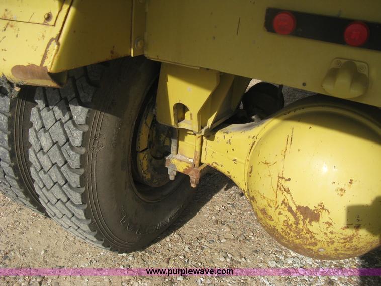 image for item B8499 Gradall G3WD rubber tire hydraulic excavator