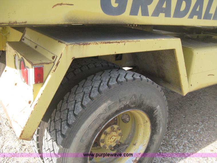 image for item B8499 Gradall G3WD rubber tire hydraulic excavator