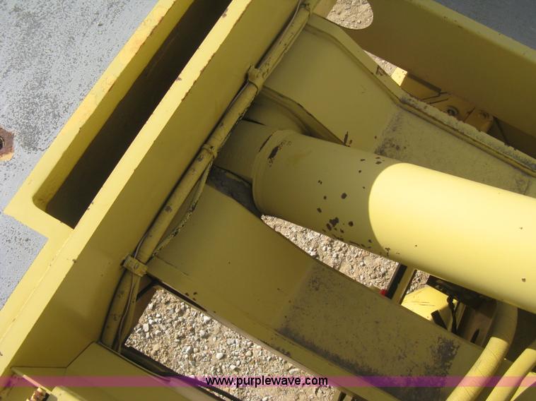 image for item B8499 Gradall G3WD rubber tire hydraulic excavator