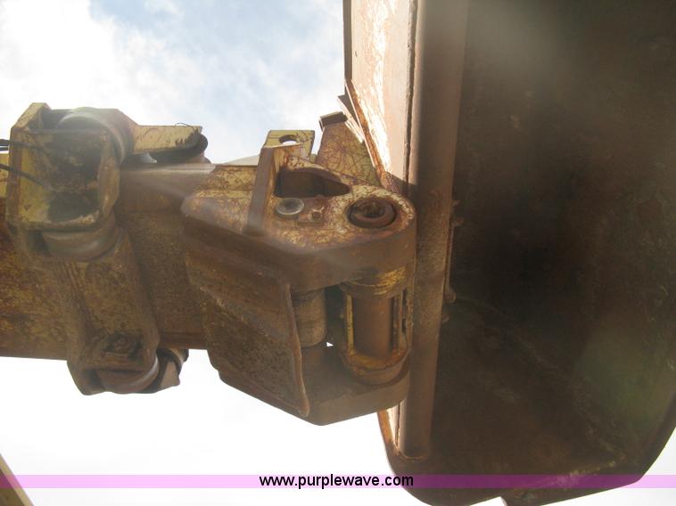 image for item B8499 Gradall G3WD rubber tire hydraulic excavator