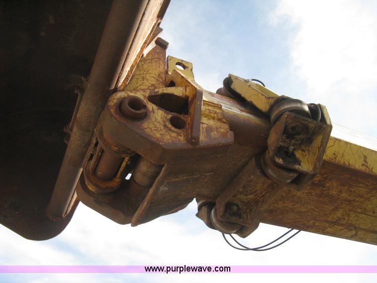 image for item B8499 Gradall G3WD rubber tire hydraulic excavator