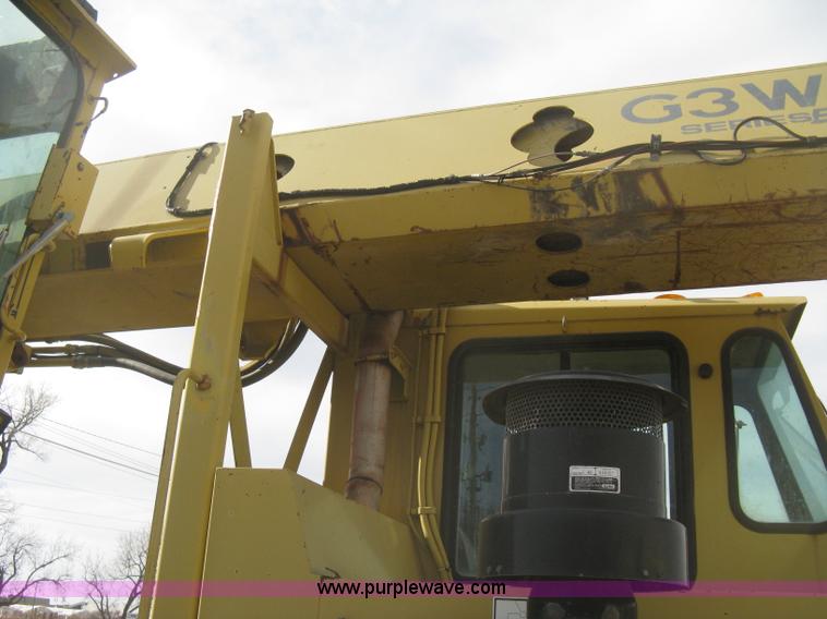 image for item B8499 Gradall G3WD rubber tire hydraulic excavator