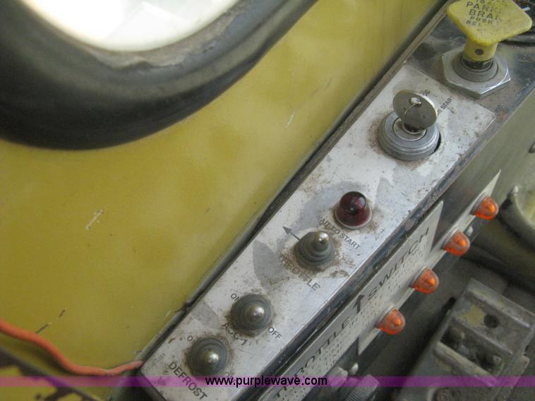 image for item B8499 Gradall G3WD rubber tire hydraulic excavator