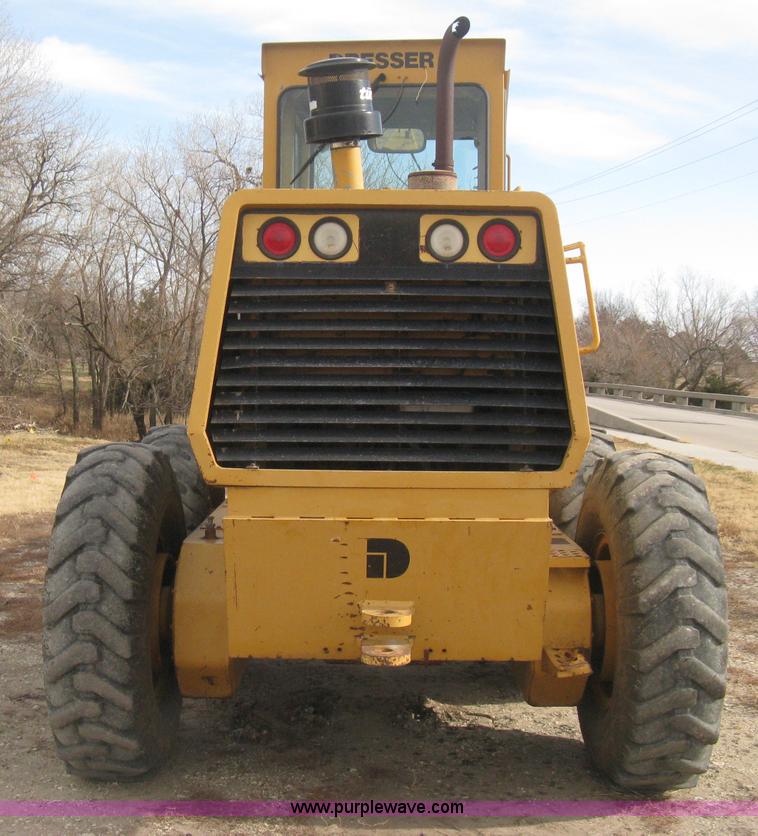 image for item B8500 1993 Dresser 830 motor grader
