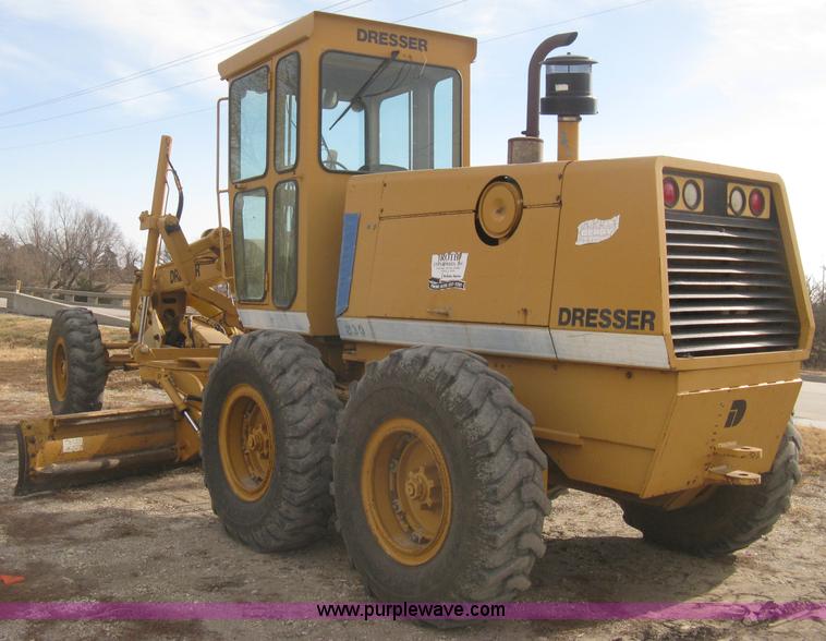 image for item B8500 1993 Dresser 830 motor grader