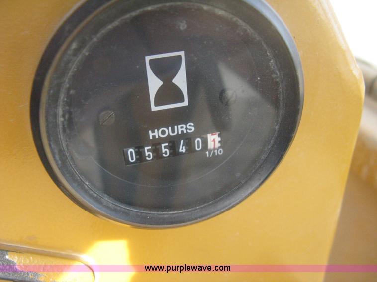 image for item B8500 1993 Dresser 830 motor grader