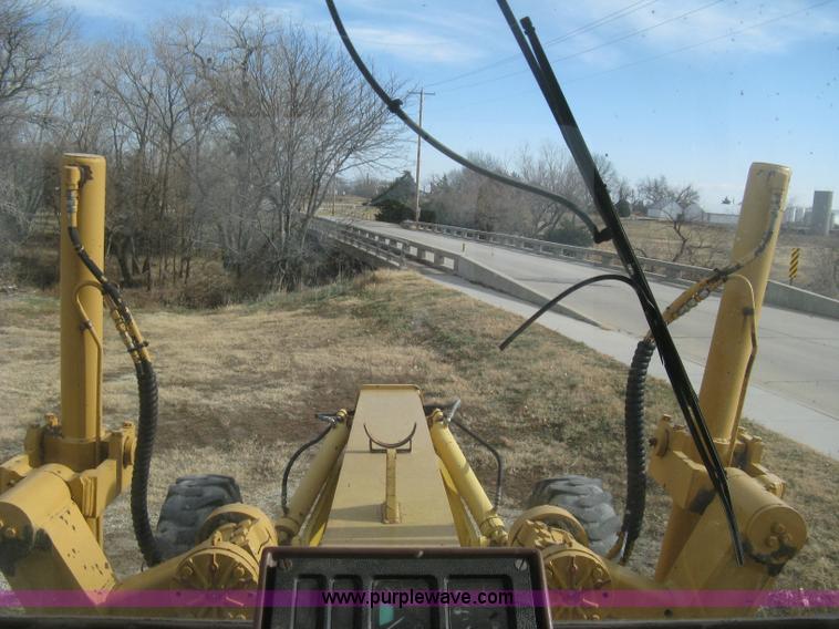 image for item B8500 1993 Dresser 830 motor grader