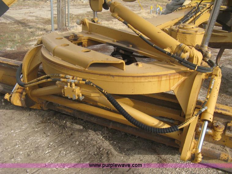 image for item B8500 1993 Dresser 830 motor grader