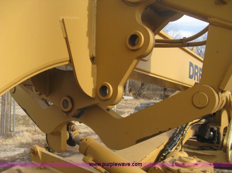 image for item B8500 1993 Dresser 830 motor grader