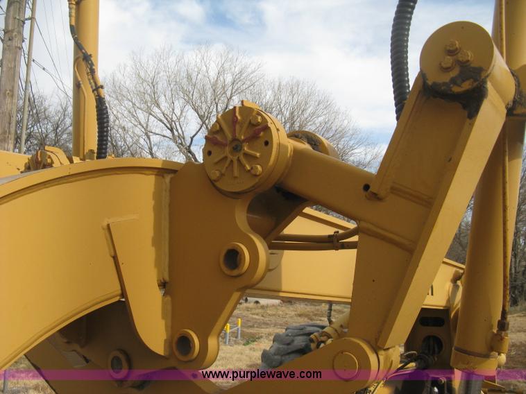 image for item B8500 1993 Dresser 830 motor grader