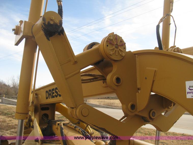 image for item B8500 1993 Dresser 830 motor grader