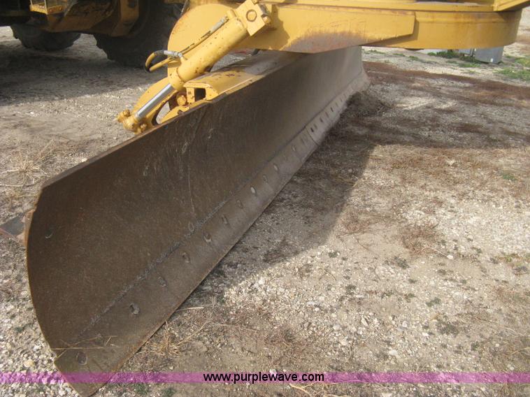 image for item B8500 1993 Dresser 830 motor grader