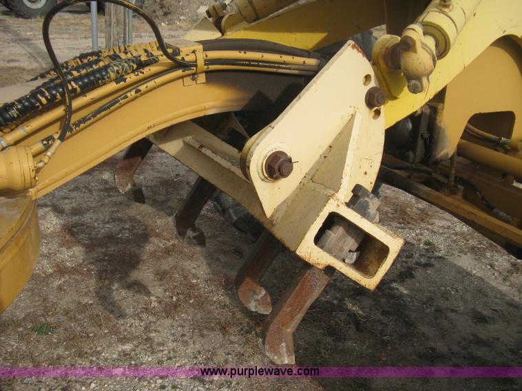 image for item B8500 1993 Dresser 830 motor grader
