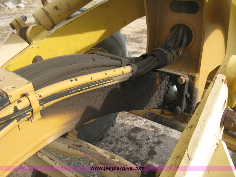 image for item B8500 1993 Dresser 830 motor grader