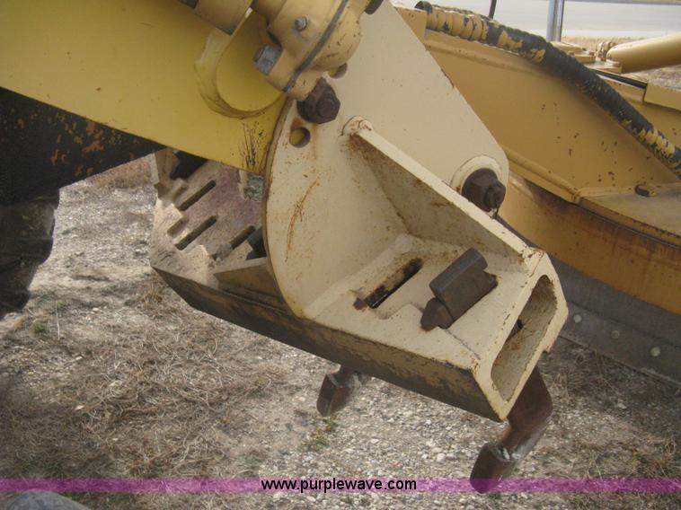 image for item B8500 1993 Dresser 830 motor grader