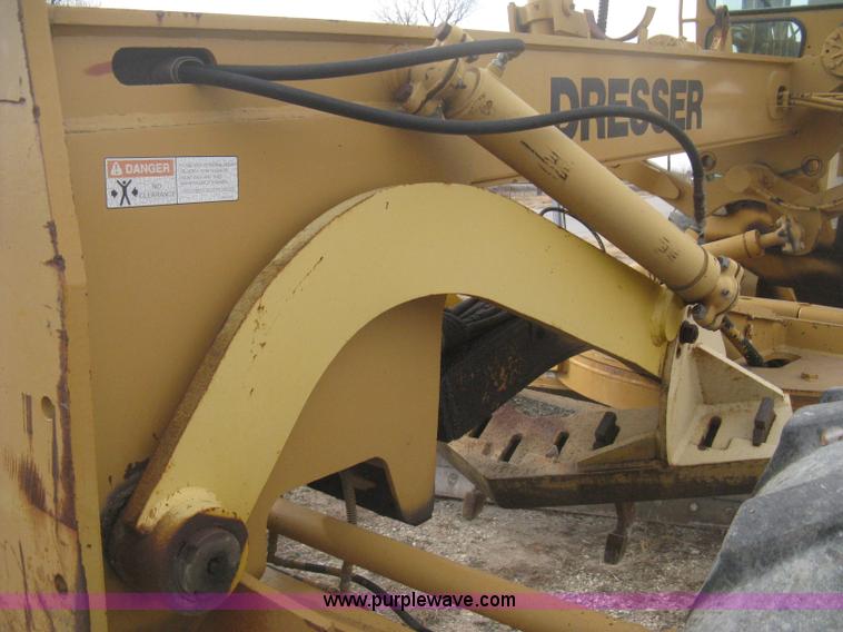 image for item B8500 1993 Dresser 830 motor grader