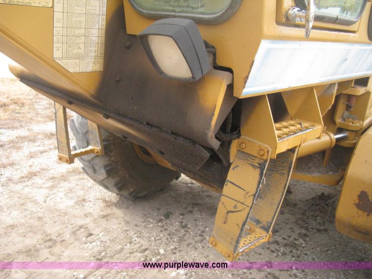 image for item B8500 1993 Dresser 830 motor grader