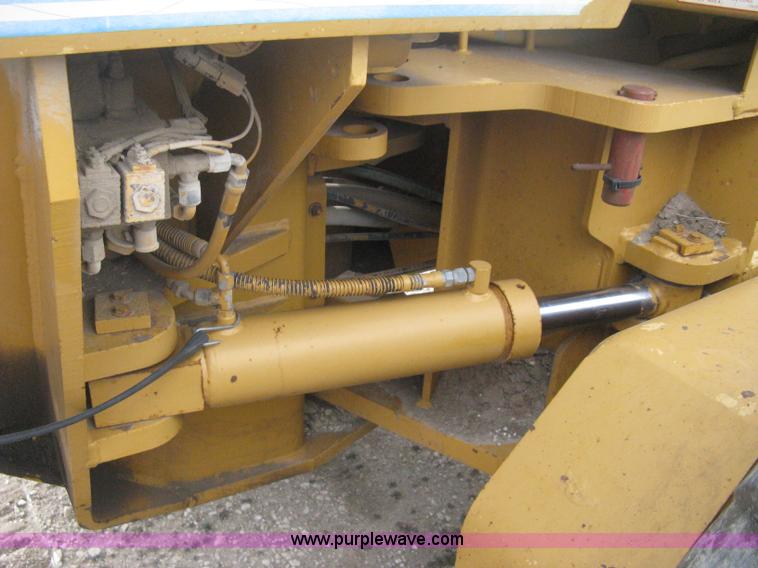 image for item B8500 1993 Dresser 830 motor grader