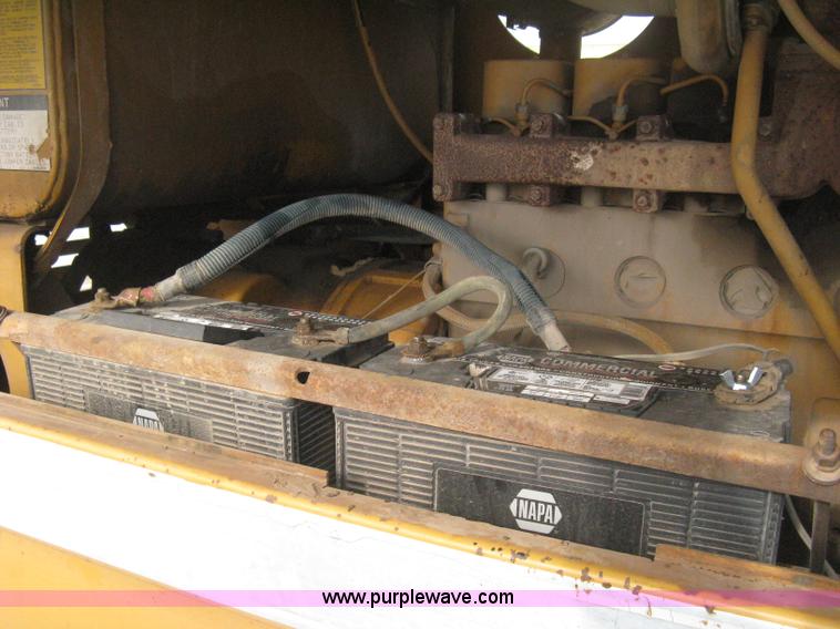 image for item B8500 1993 Dresser 830 motor grader