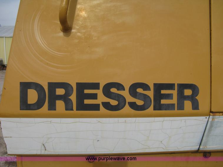 image for item B8500 1993 Dresser 830 motor grader