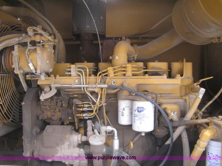 image for item B8500 1993 Dresser 830 motor grader