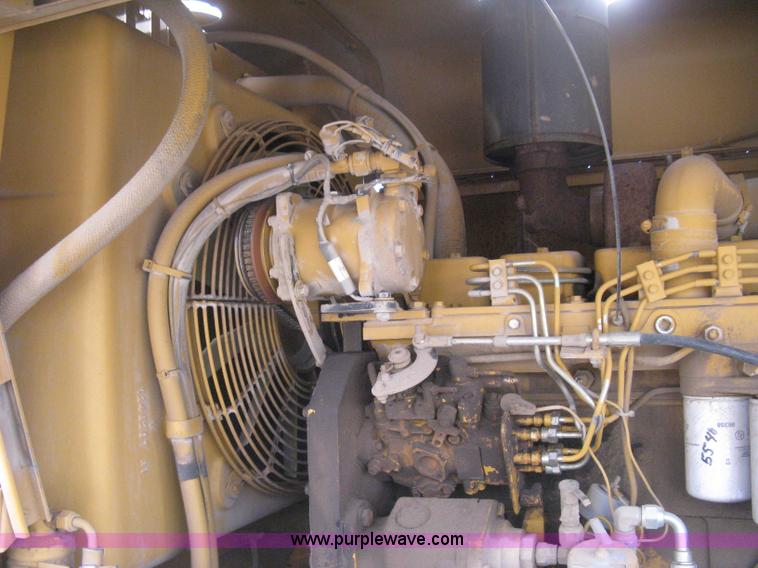 image for item B8500 1993 Dresser 830 motor grader