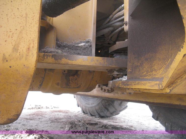 image for item B8500 1993 Dresser 830 motor grader