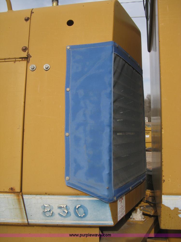 image for item B8500 1993 Dresser 830 motor grader