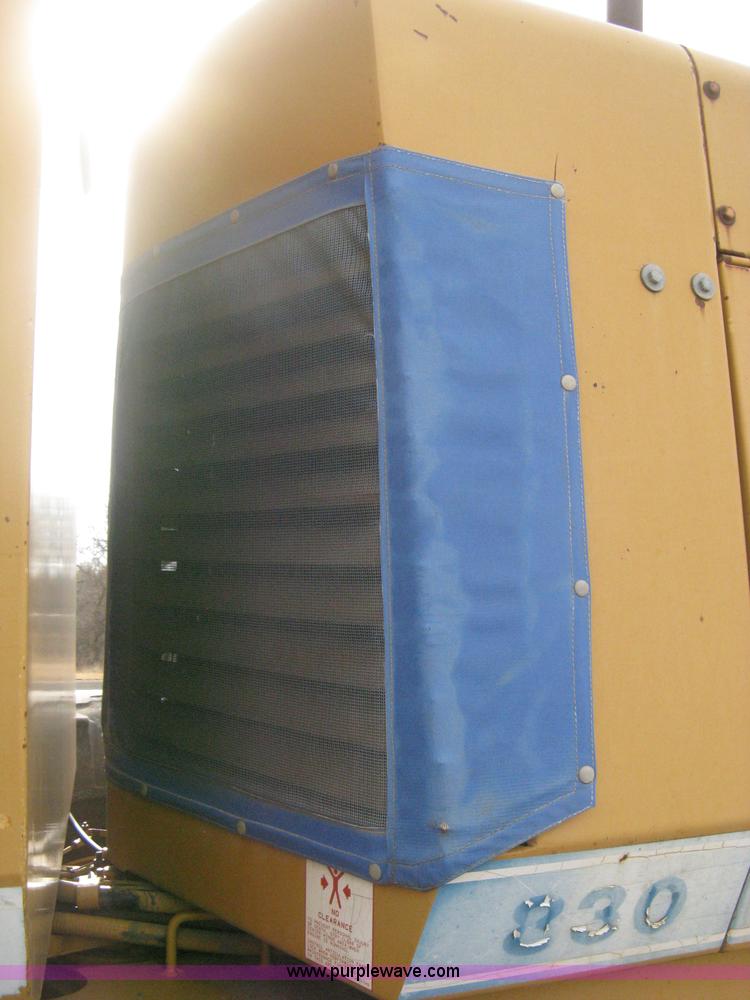 image for item B8500 1993 Dresser 830 motor grader
