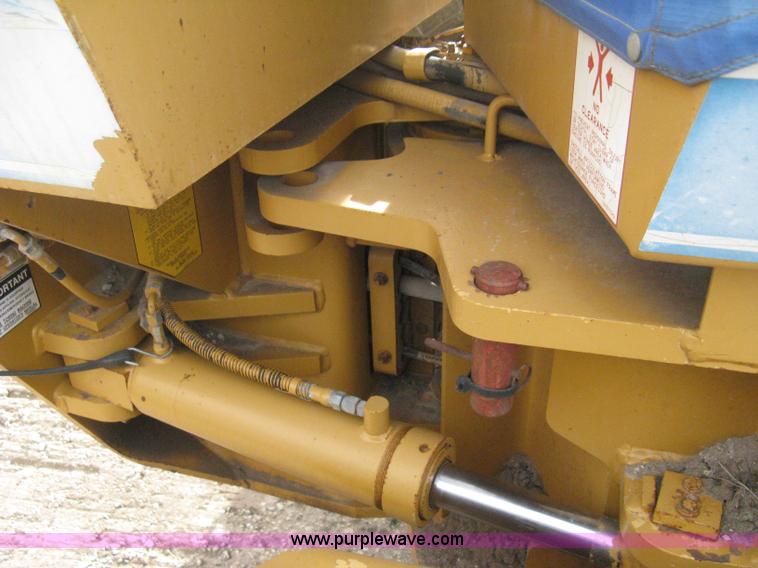 image for item B8500 1993 Dresser 830 motor grader