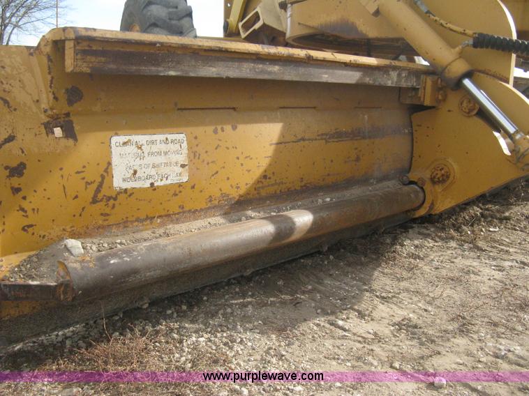 image for item B8500 1993 Dresser 830 motor grader