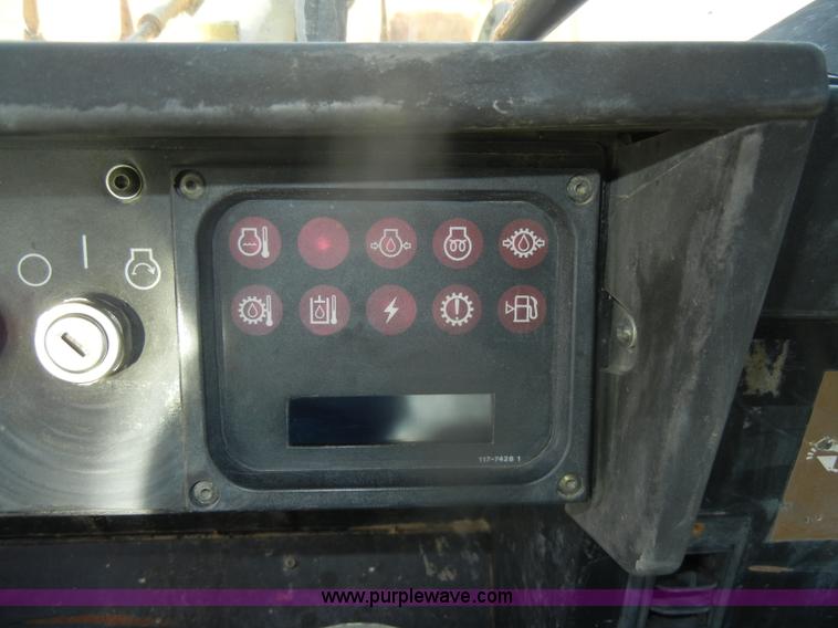 image for item D4534 1998 Caterpillar 953C track loader