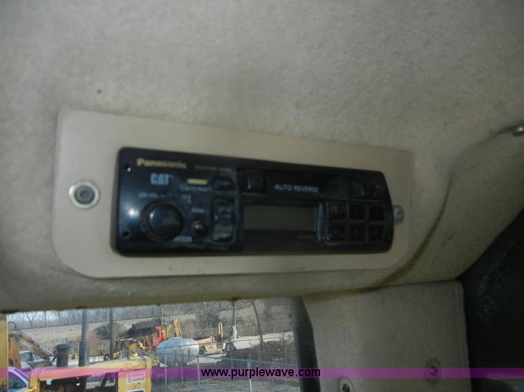 image for item D4534 1998 Caterpillar 953C track loader