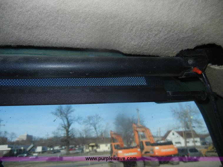 image for item D4534 1998 Caterpillar 953C track loader